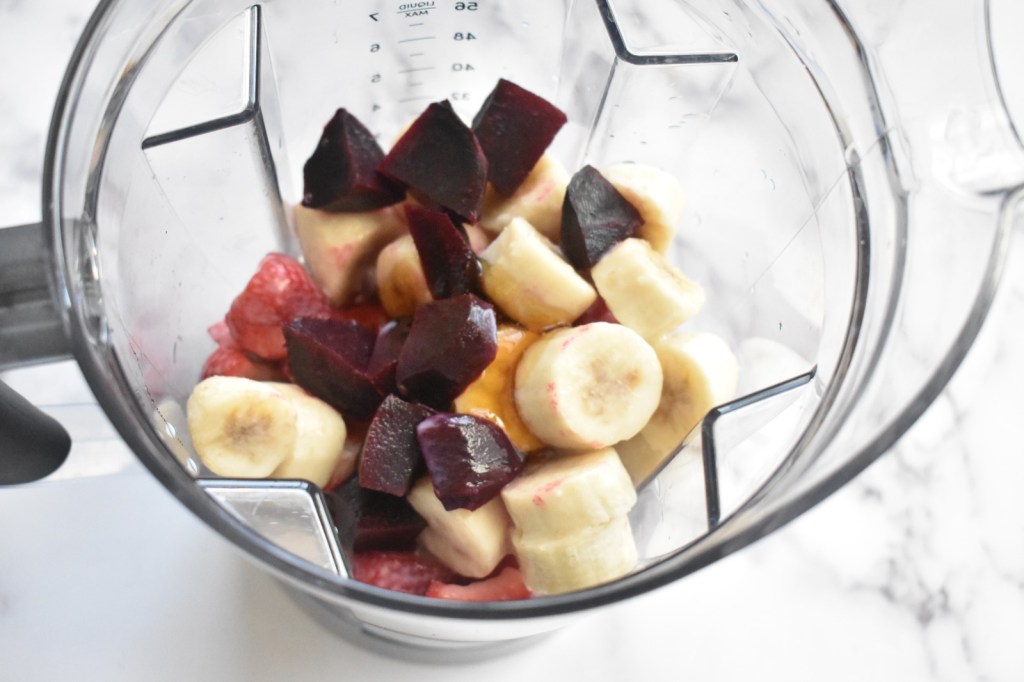 Berry Beet Smoothie Preparation